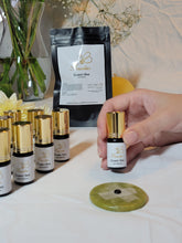 Load image into Gallery viewer, queen bee lash adhesive, lash adhesive, lash extensions, bourdon beauty, victoria bc, lash supplies, lashes
