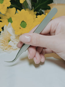vetus, curved tweezer, tweezer, lash extensions, bourdon beauty, victoria bc