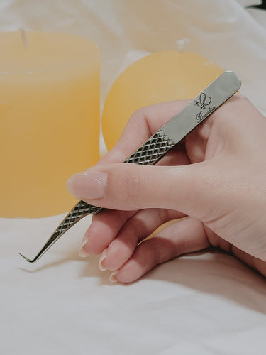 L shape tweezer, tweezer, lash extensions, pick up, bourdon beauty, victoria bc, classic lashes, volume lashes