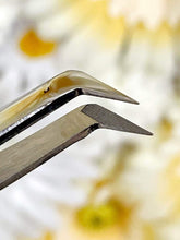 Load image into Gallery viewer, Gripped Mega Slim Boot Tweezer